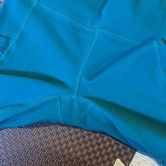 Fabletics Cropped Leggings - Picture 4 of 7